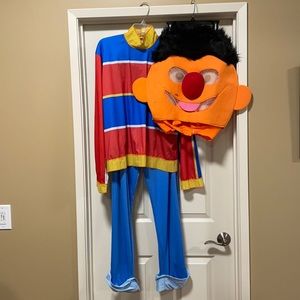 YA Sesame Street Ernie costume 38-40. Used